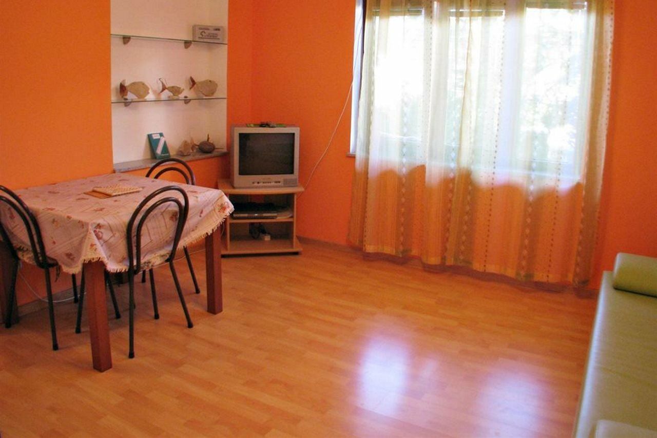 Apartments Miljak Omis Exterior photo